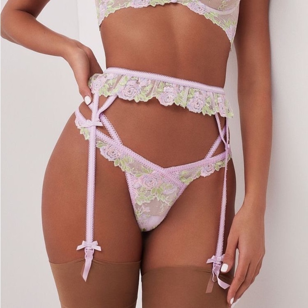 FOR LOVE & LEMONS Berry Garter Belt Lavender Pink Floral NWT Small